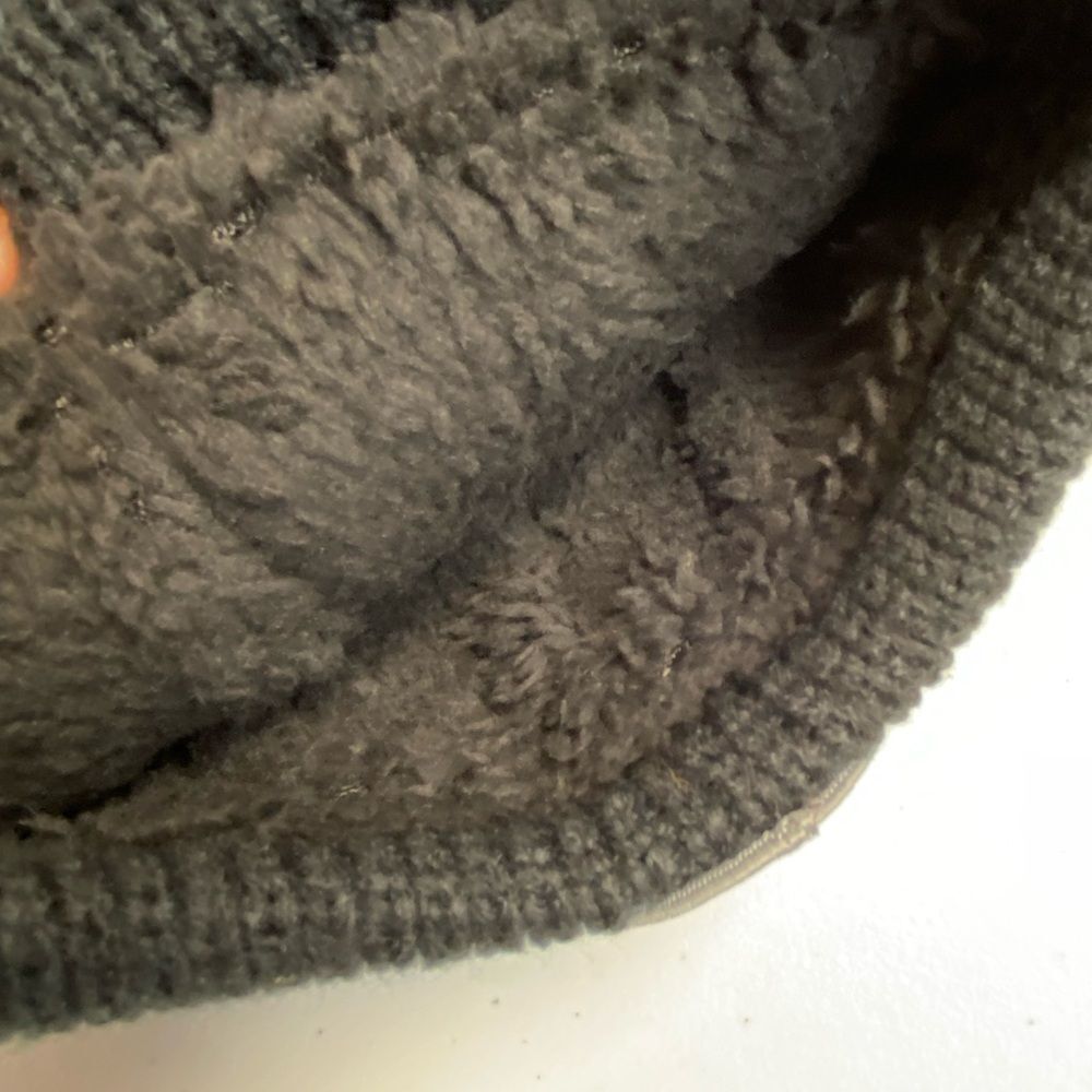 NWT True Religion Set of 2 Beanies Black & Gray - Lined Hats Logo on Cap - Picture 6 of 6